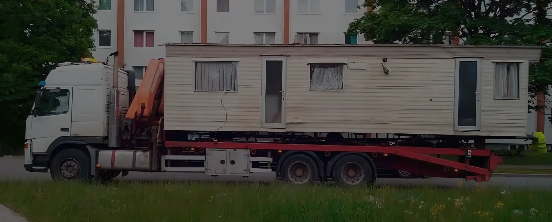 Получить онлайн цены на доставку низким тралом дом вагона в станице Нововеличковская (Южный округ - Краснодарский край) на сайте самостоятельно